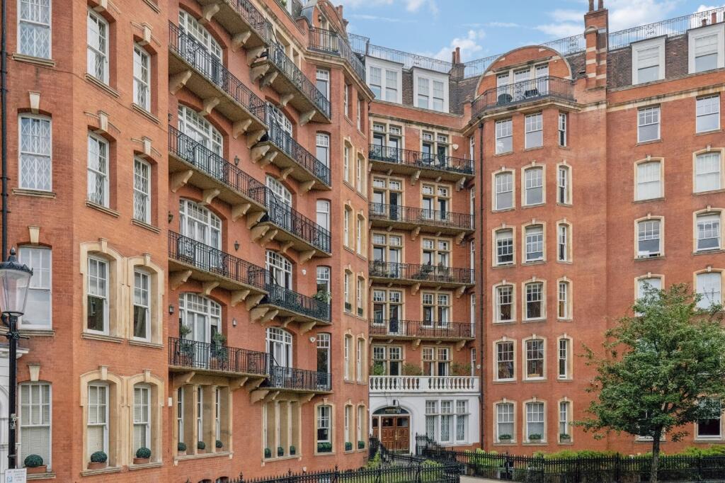 5-bed flat on Kensington, 
Holland Park, W14, £4,250,000