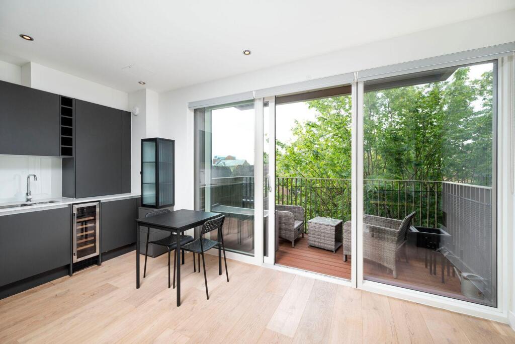 Apartment in London - View 4