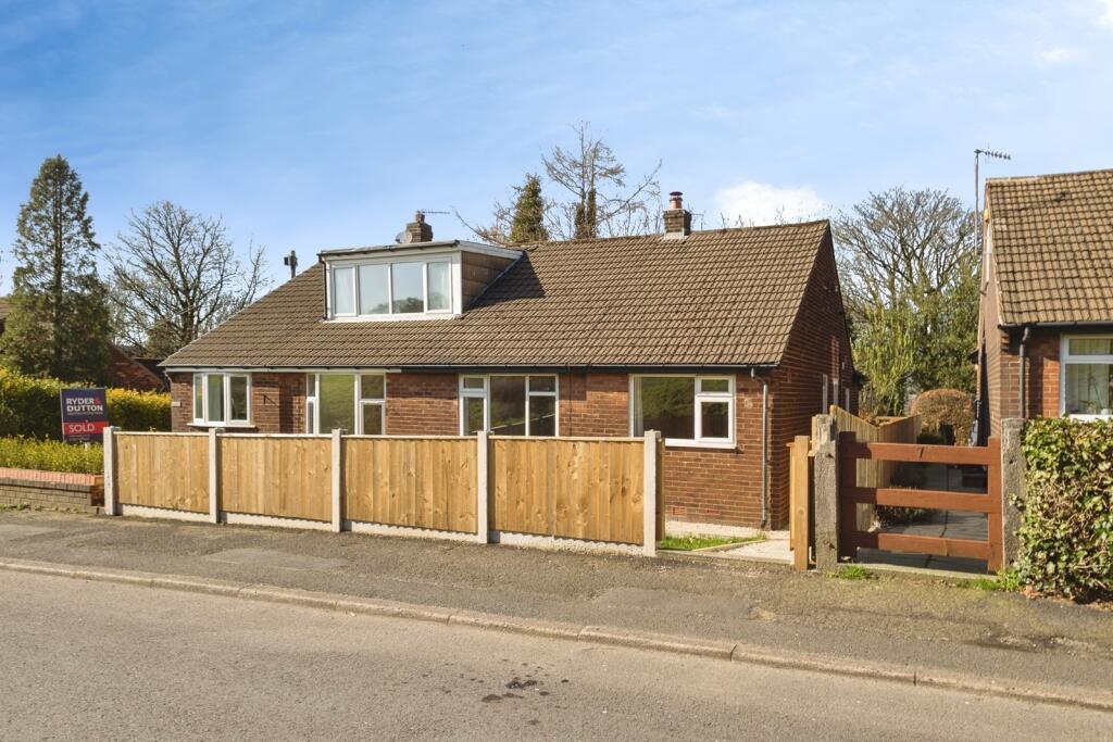 Main image of property: Richmond Close, Mossley, Ashton-under-Lyne, Greater Manchester, OL5
