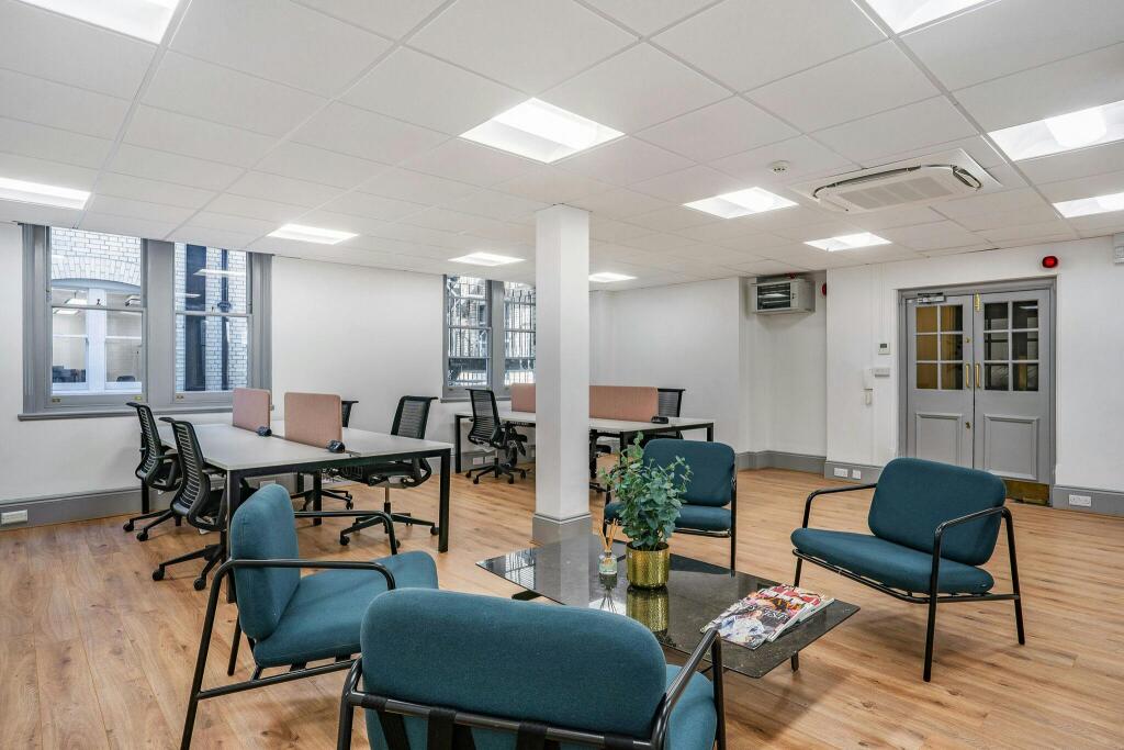 111332_6 Lloyds Avenue (26)_low.jpg
