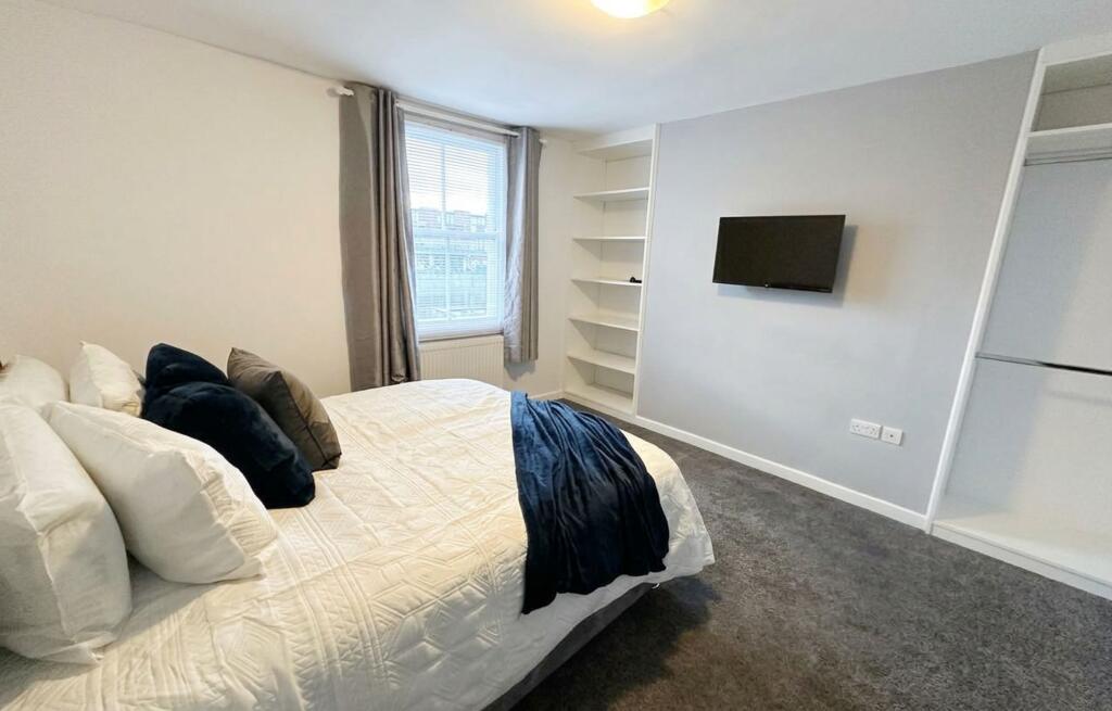 Main image of property: Salmon Parade, Bridgwater, TA6