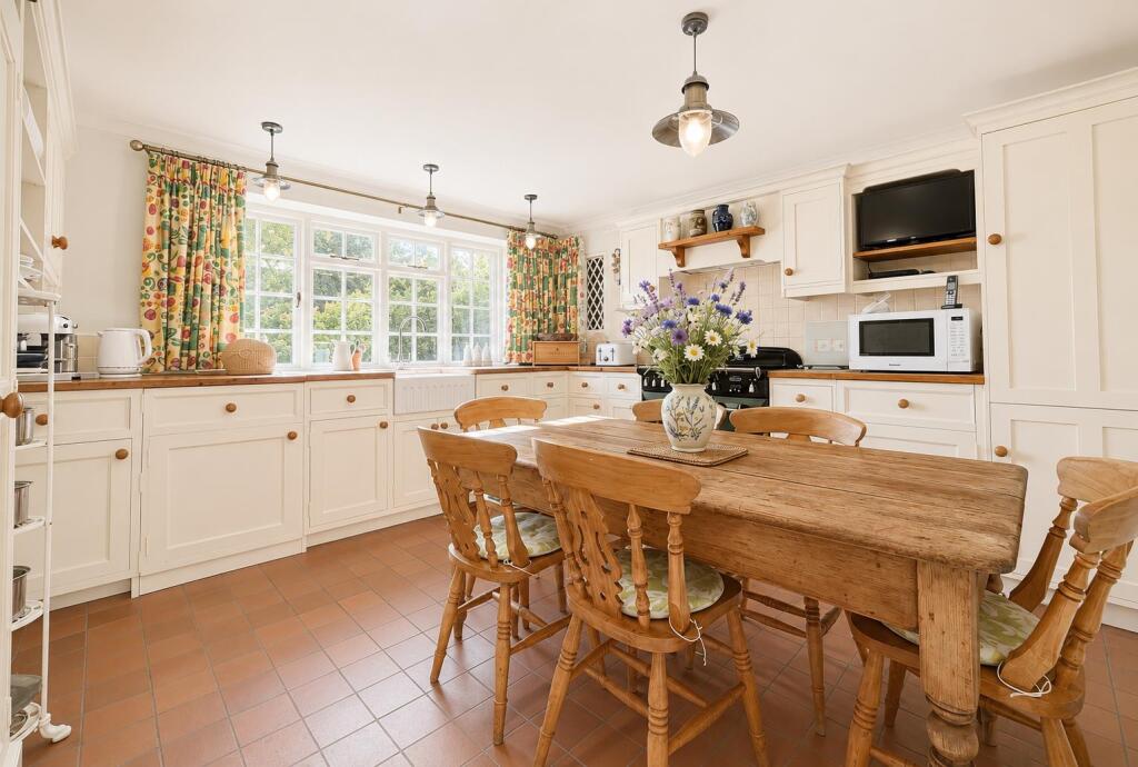 House in South Kesteven, Harlaxton - View 5
