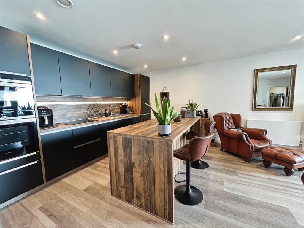 Apartment in Canterbury - View 2