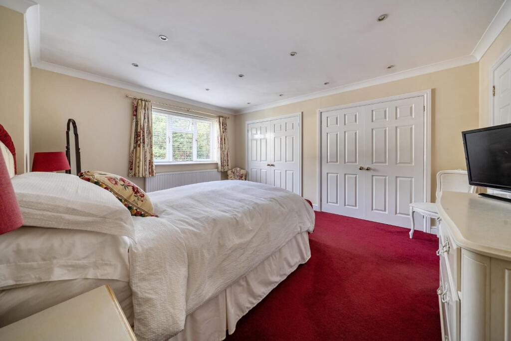 House in Slough - View 4