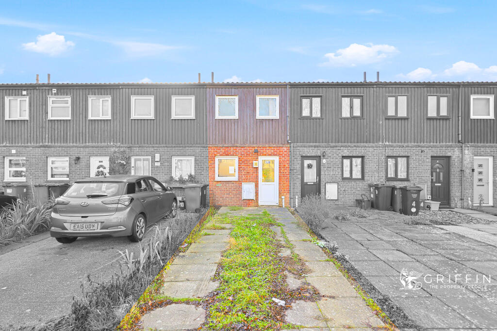 Main image of property: Daltons Fen, SS13