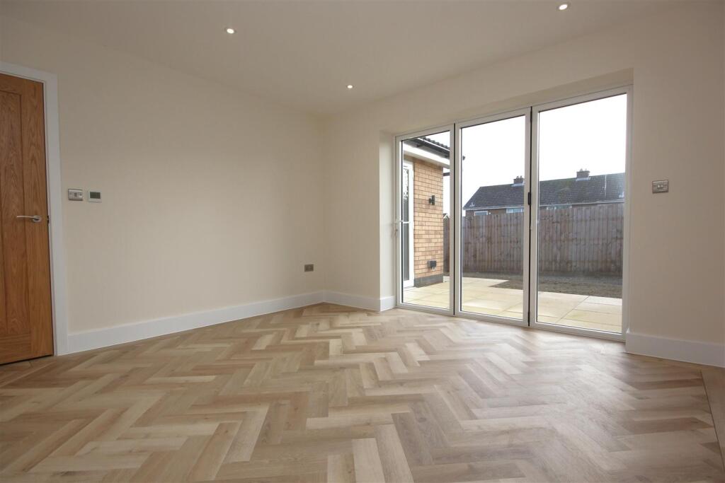 House in Rushden, North Northamptonshire - View 6