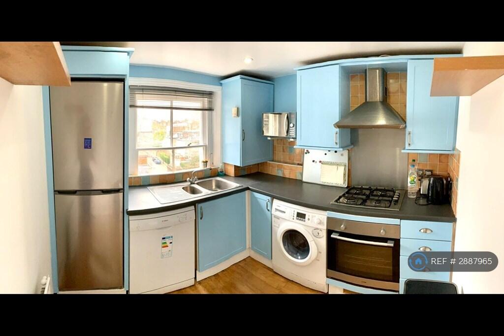 2 bedroom maisonette for rent