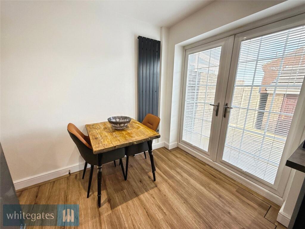 Silverstone Avenue, Cudworth, S72 photo 4