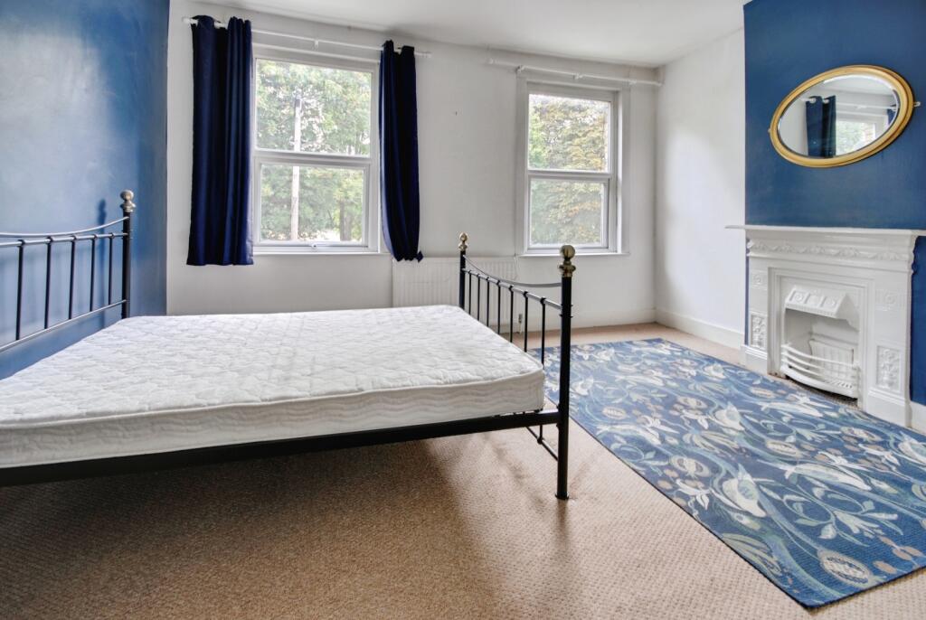 House in Watford, Hertfordshire - View 5