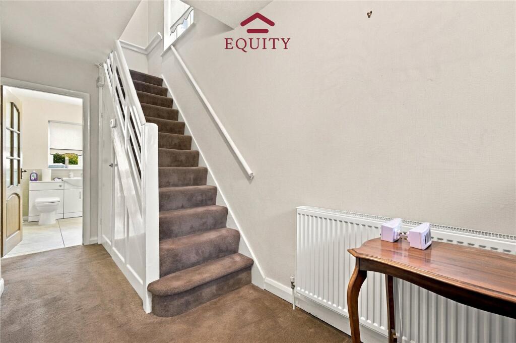 House in London, Carterhatch, Southbury - View 4
