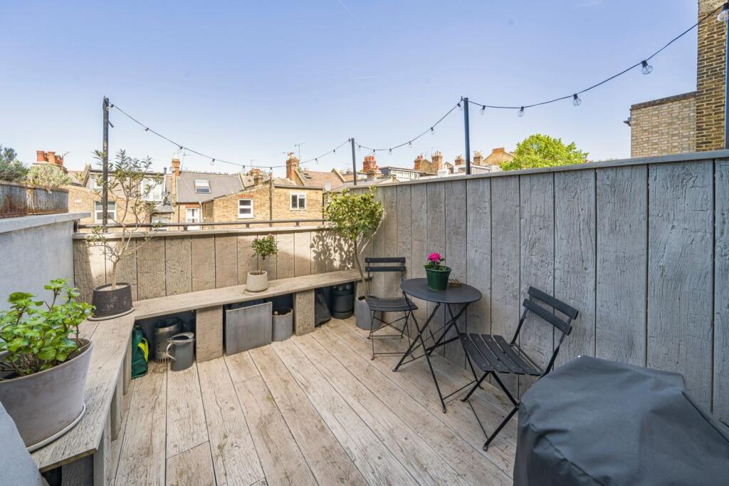 Apartment in London - View 3