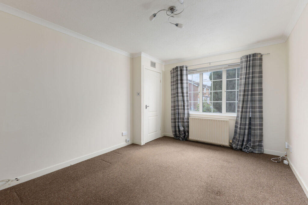 31 Ewing Drive, Falkirk, FK2 7LT photo 3