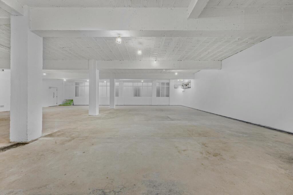 hall 2.jpg