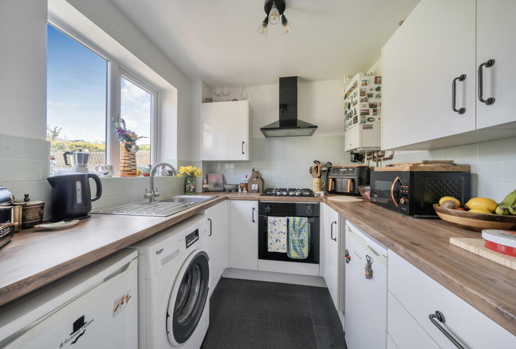 Peghouse Close, Stroud, Gloucestershire, GL5 photo 4