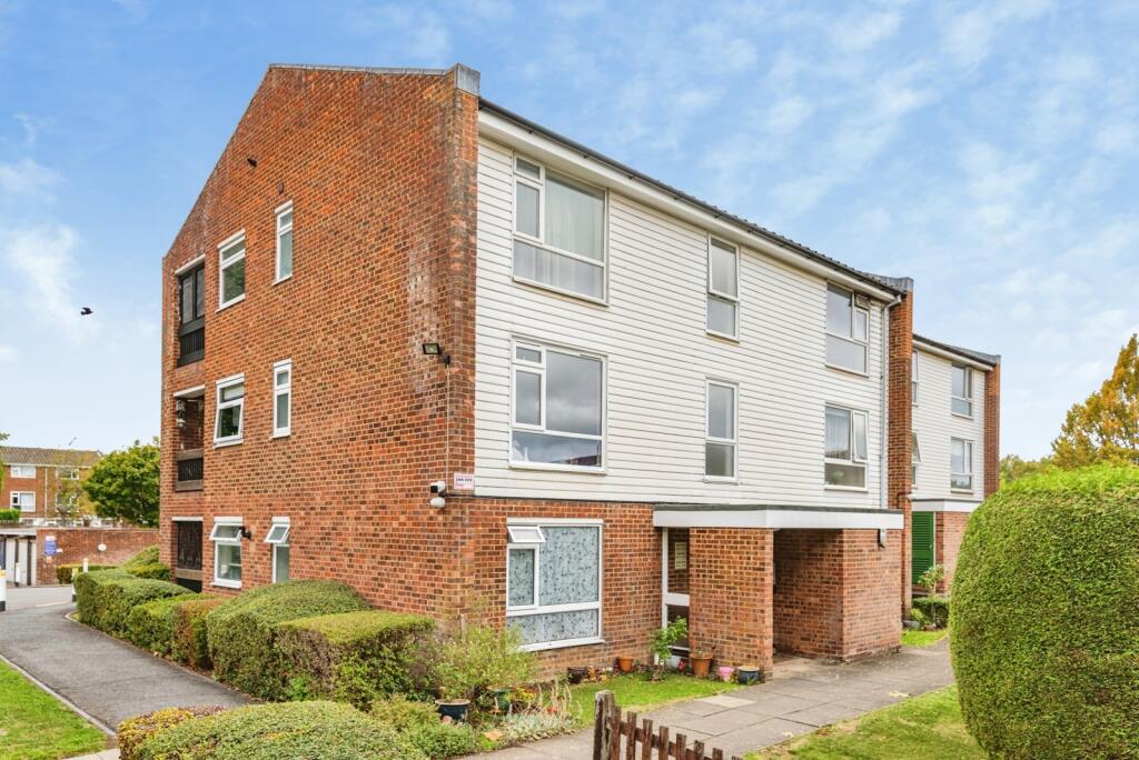 Main image of property: Holmbury Grove, Featherbed Lane, Croydon, CR0