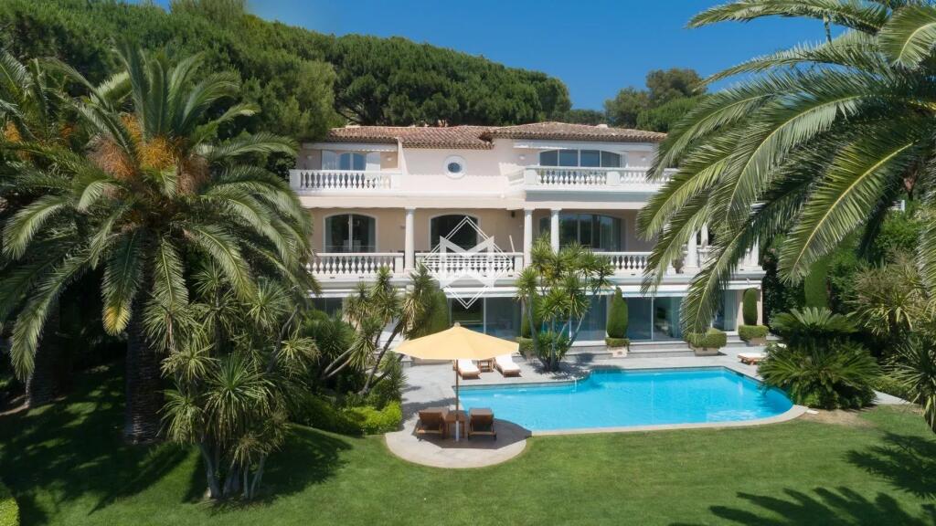 Main image of property: Provence-Alps-Cote d`Azur, Var, Ramatuelle