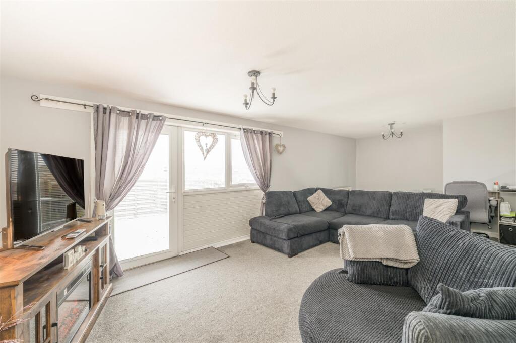 2 Callercove Way, Eyemouth photo 3