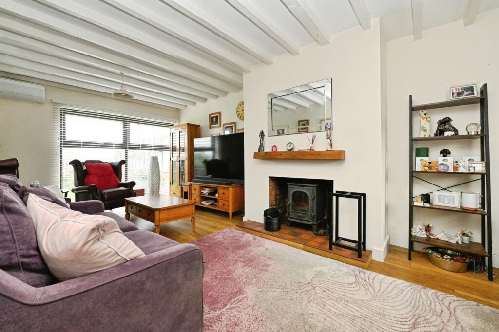 House in King's Lynn and West Norfolk, Marham - View 2