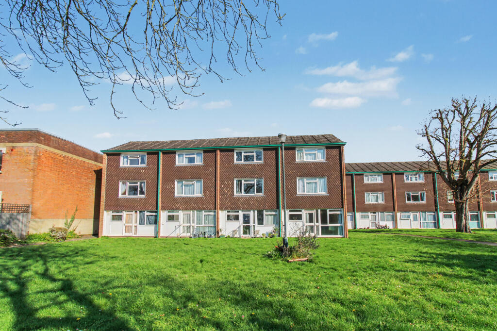 Main image of property: Queens Court, Alexandra Road, Farnborough, GU14