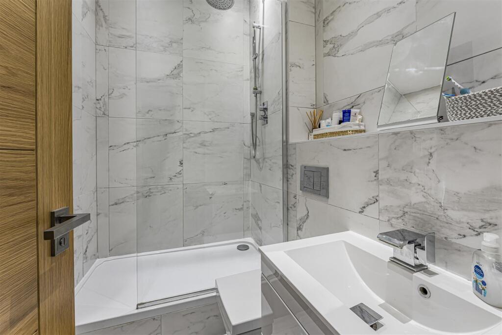 Apartment in London - More