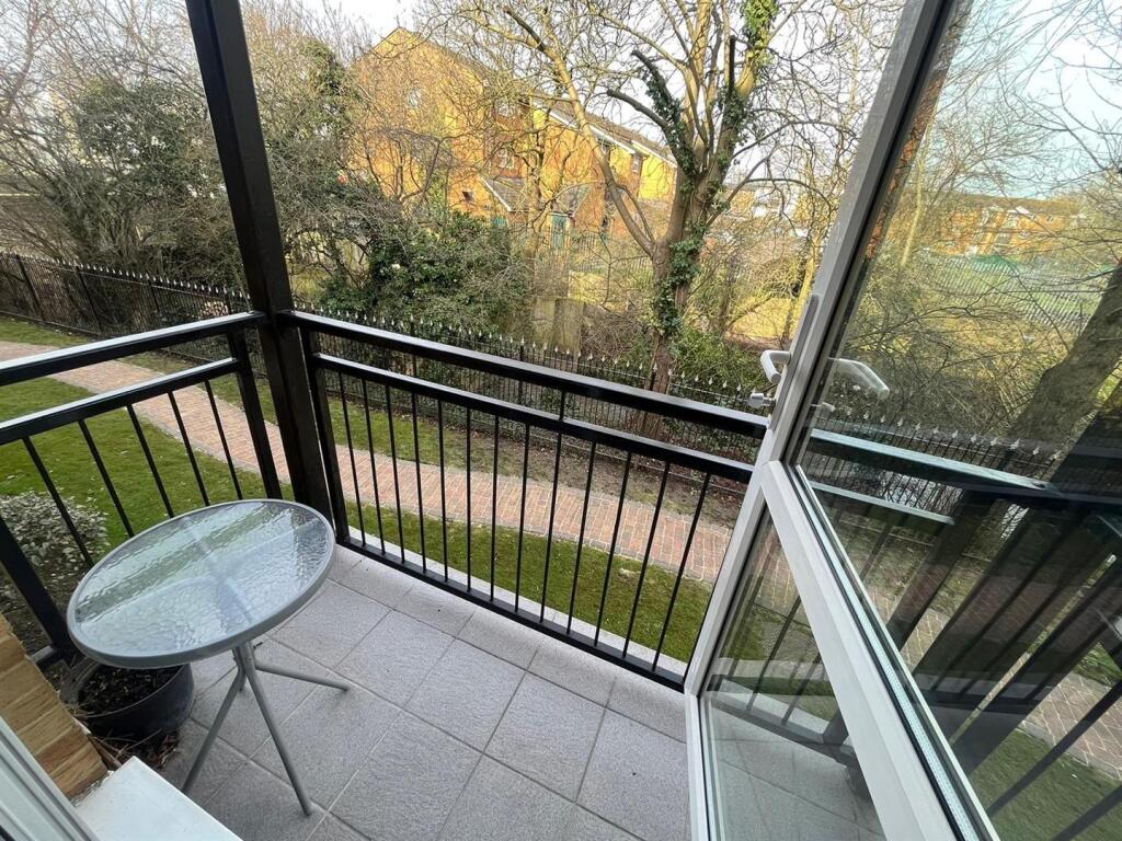 Apartment in London, Enfield Wash - View 3