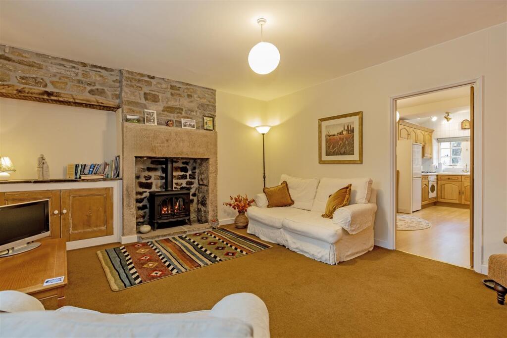 House in Derbyshire Dales, Hathersage Booths, Hathersage - View 3
