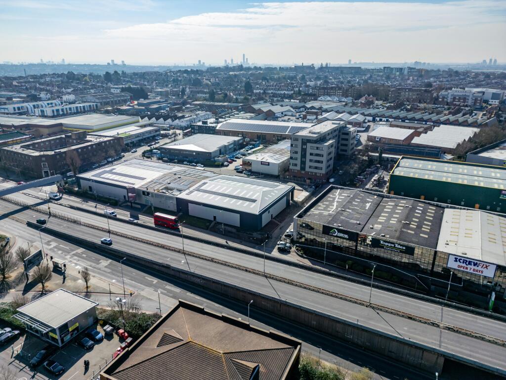 Units 2 and 3 Oxgate Centre99.jpg
