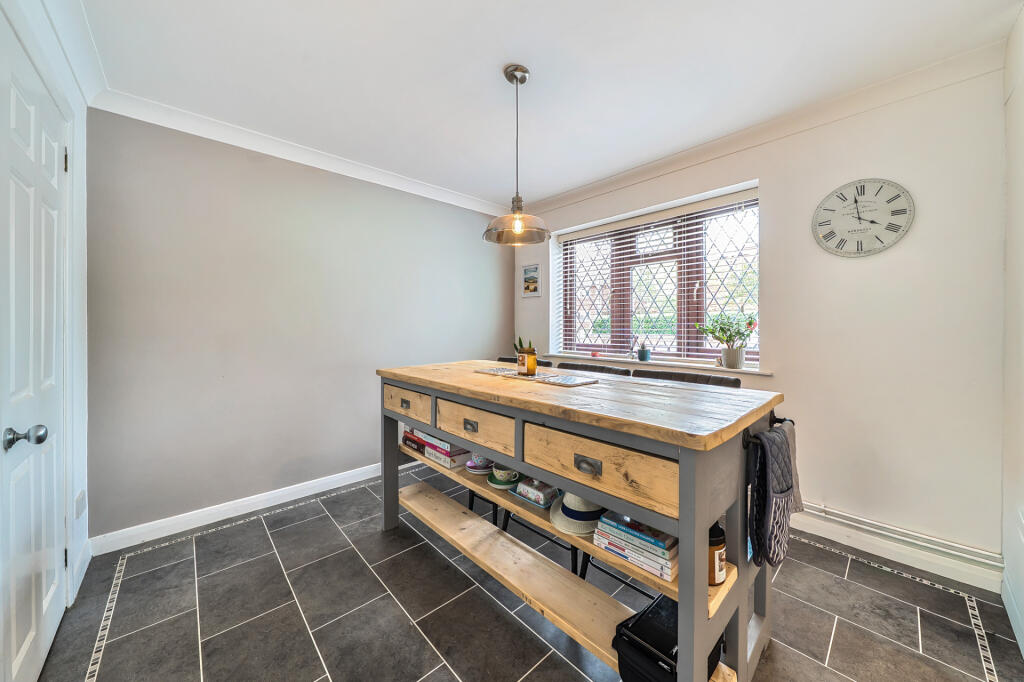 House in Worcester - View 4