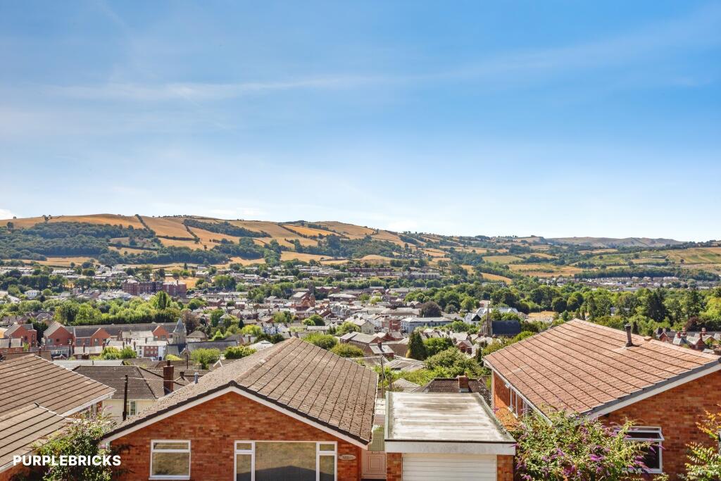 House in Newtown - More