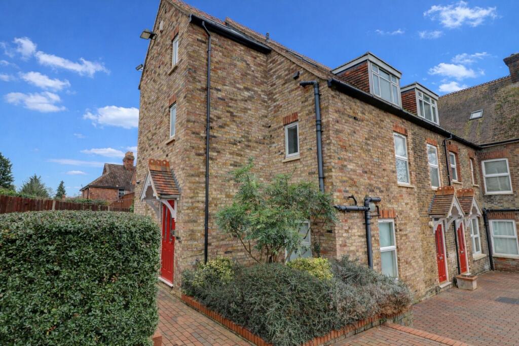 Main image of property: London Road, High Wycombe, Buckinghamshire, HP11