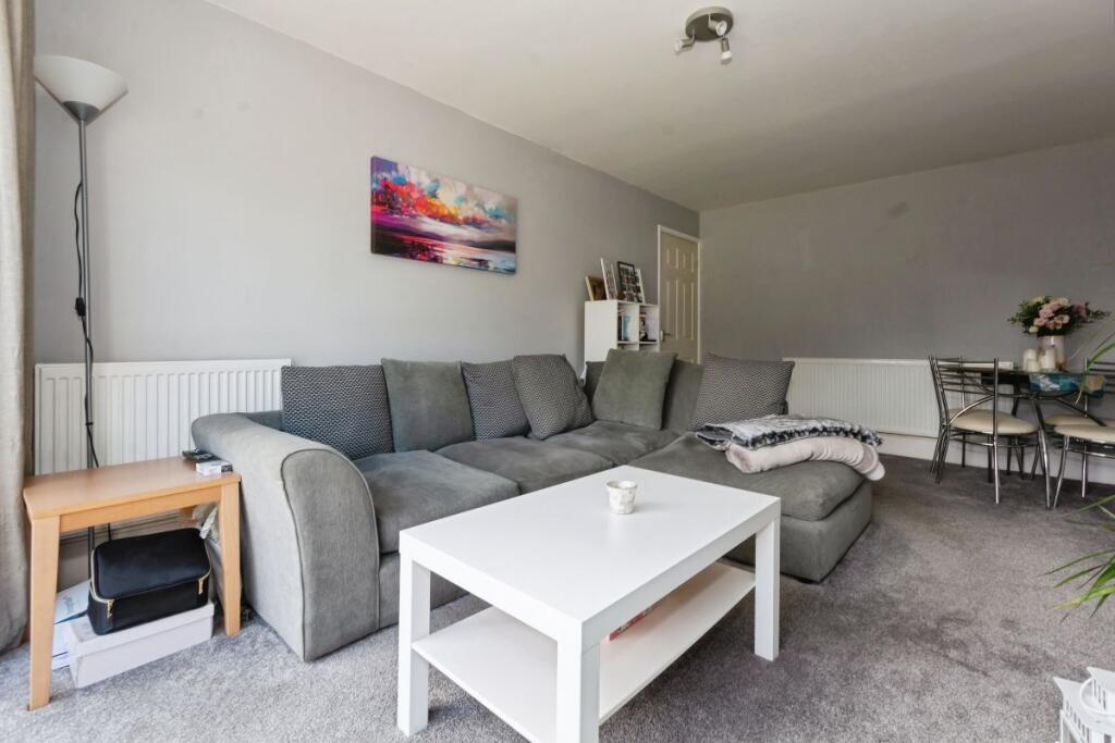 House in Solihull, Haslucks Green - View 3