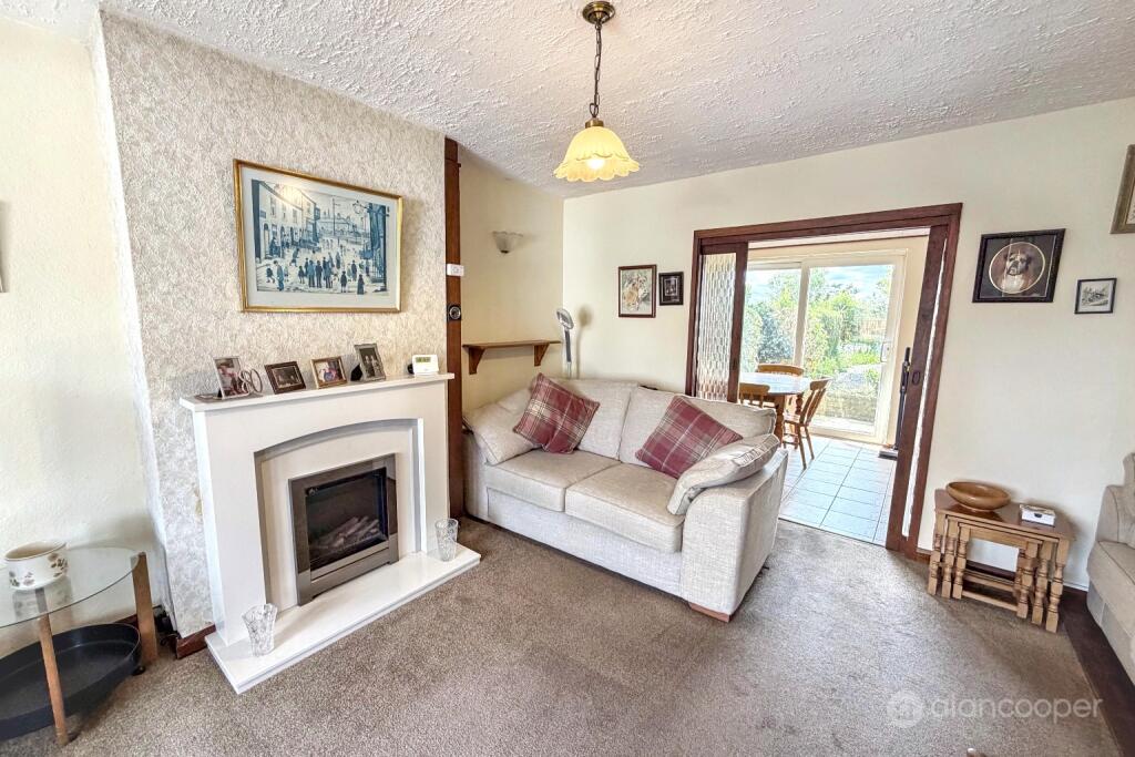 House in Nuneaton and Bedworth, Warwickshire - View 3