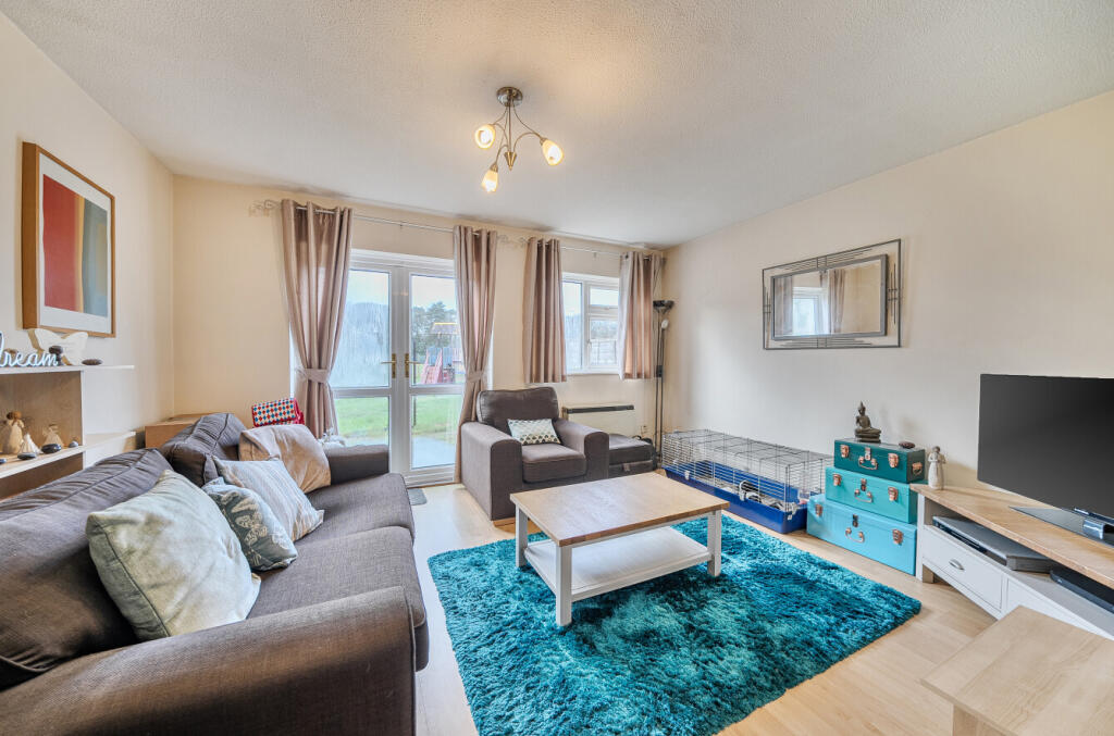 Mainstone Close, Deepcut, Camberley, Surrey, GU16 photo 3
