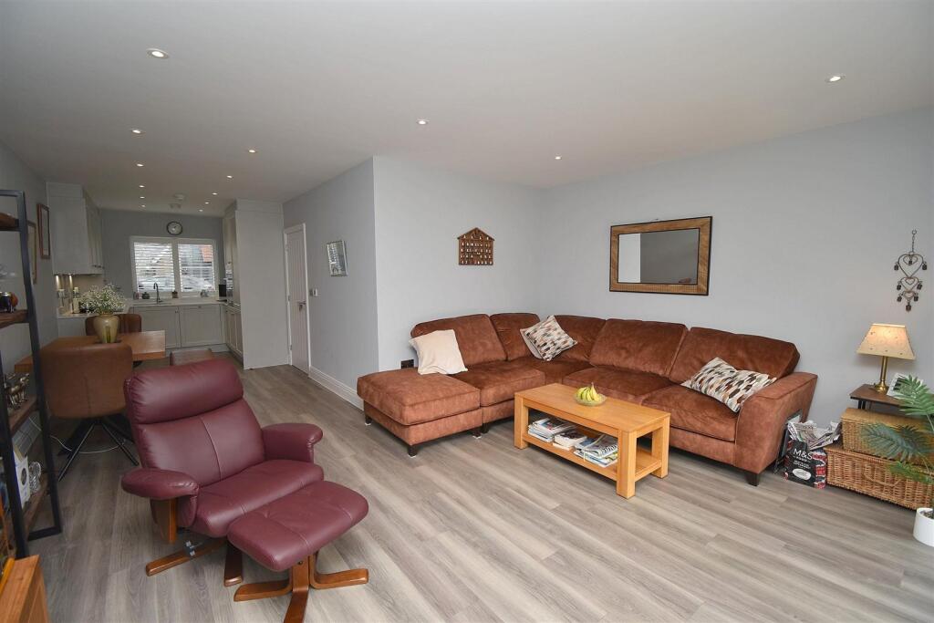 Hawthorn Close, Bicknacre photo 3