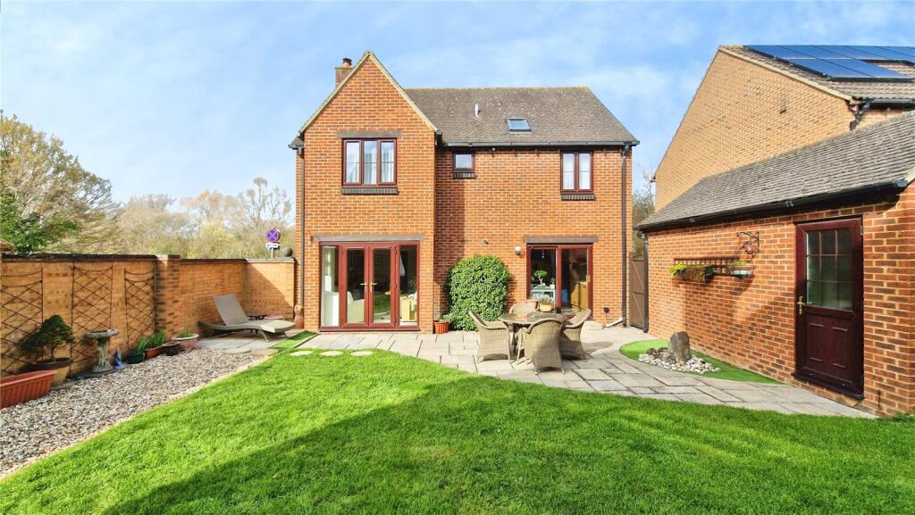 House in Reading, Warfield - View 2