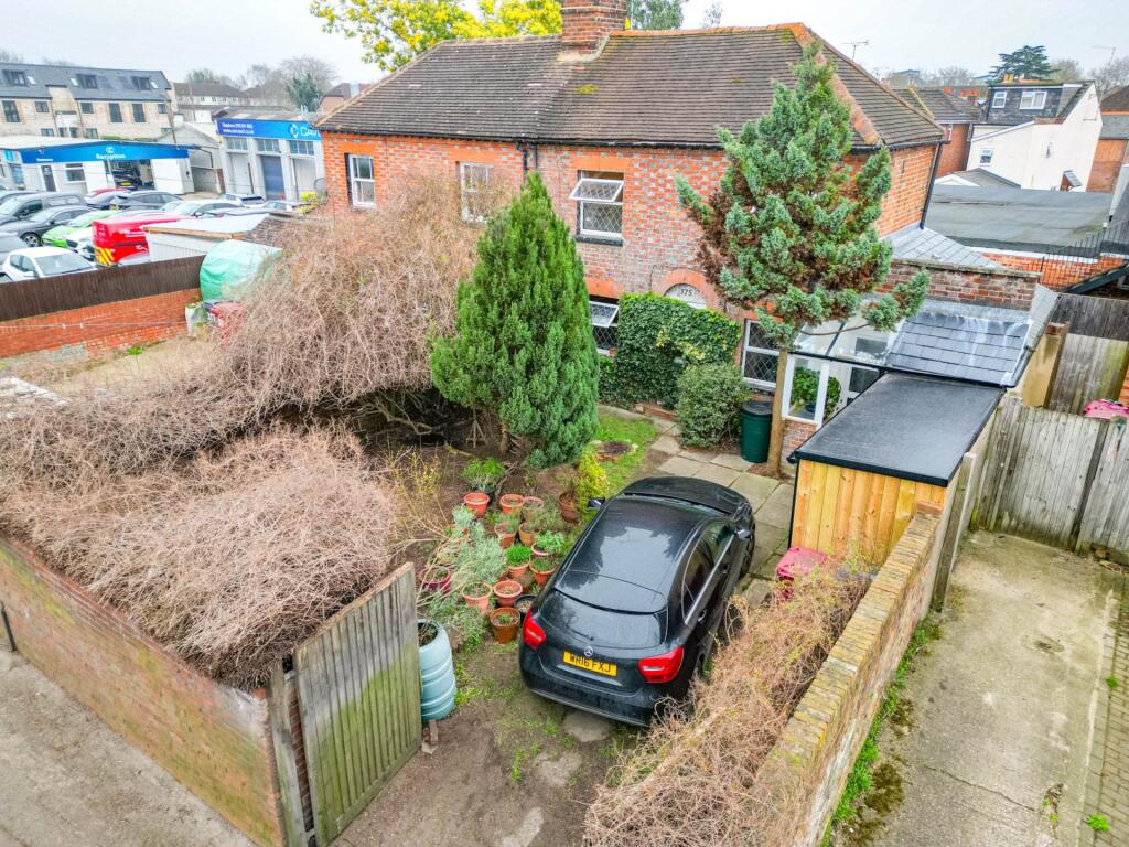 Main image of property: Gosbrook Road, Caversham, Reading