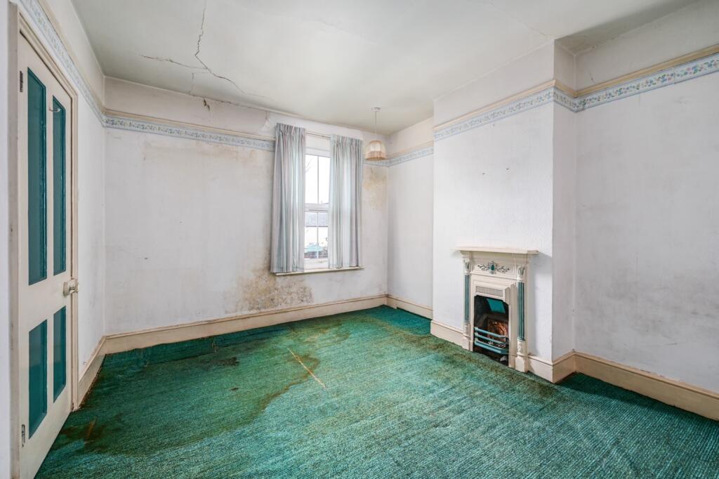 Basingstoke Road, Reading, Berkshire, RG2 0ET photo 4