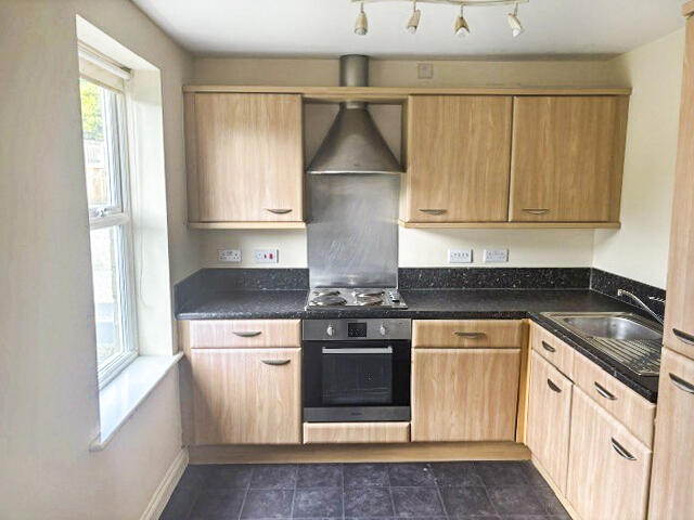 Apartment in Bradford, Bingley - View 5