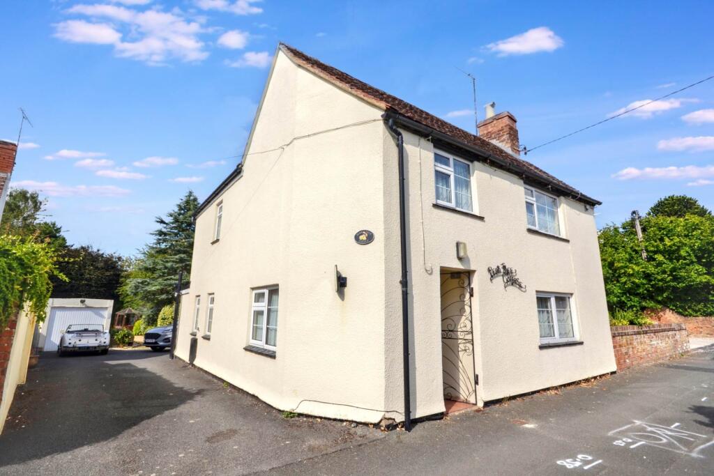 3 bedroom detached house for sale in Bredon, Tewkesbury, Gloucestershire