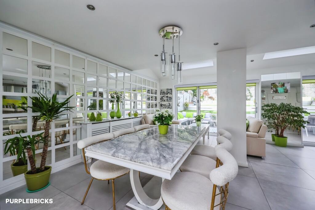 House in Nottingham, Rise Park - More
