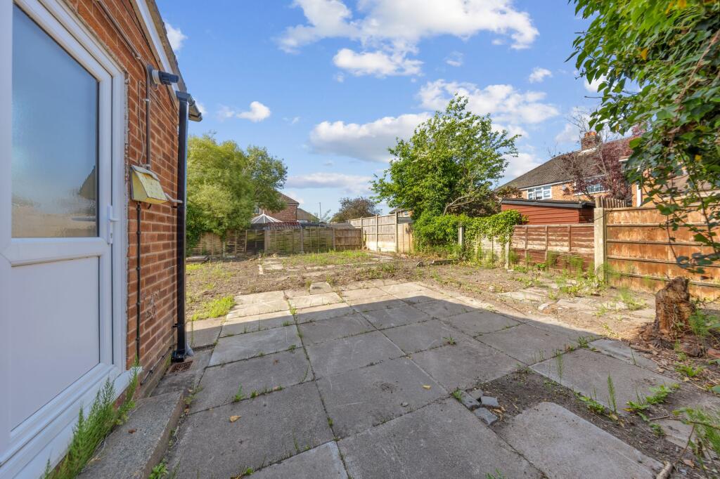 House in Warrington, Lane Ends, Great Sankey - More