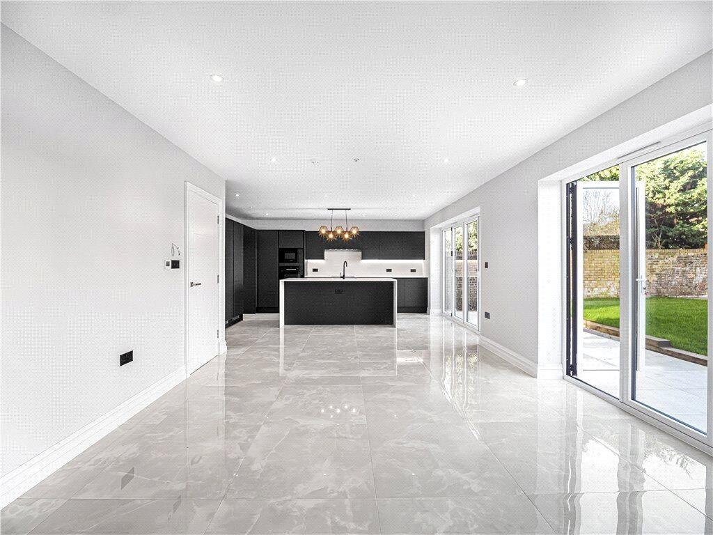 House in London - View 3