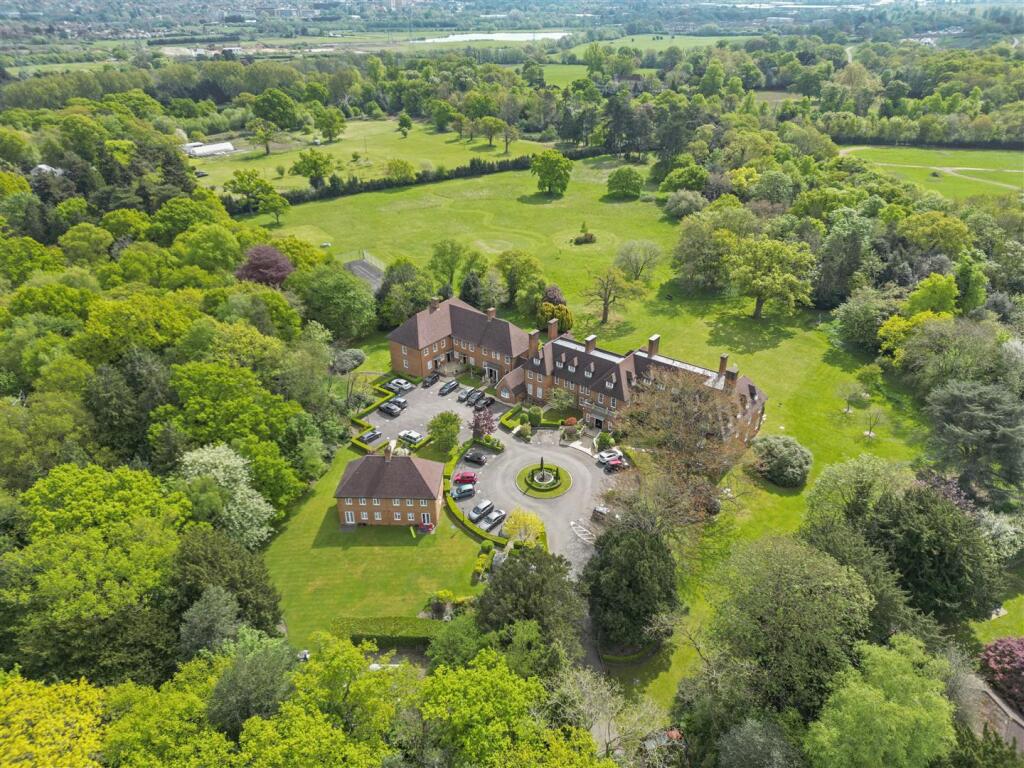 Lady Yorke Park, Seven Hills Road, Iver photo 2