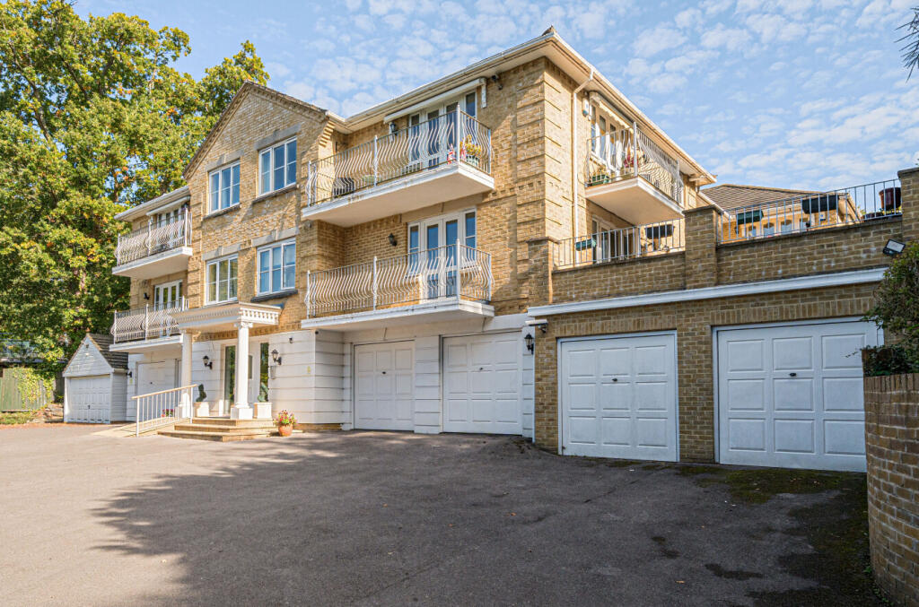 Main image of property: School Road, Bursledon, Southampton, Hampshire, SO31