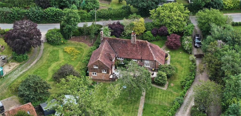 House in Wealden, Herstmonceux - View 4