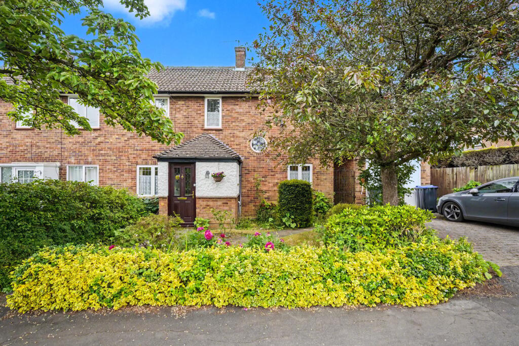 3-bed semi-detached on Lawrence Avenue, Letchworth Garden City, SG6, £575,000