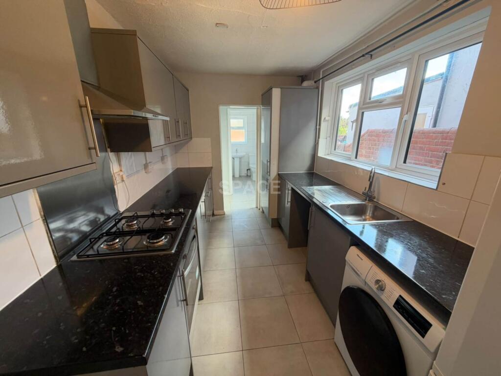 Main image of property: Cholmeley Road, Reading