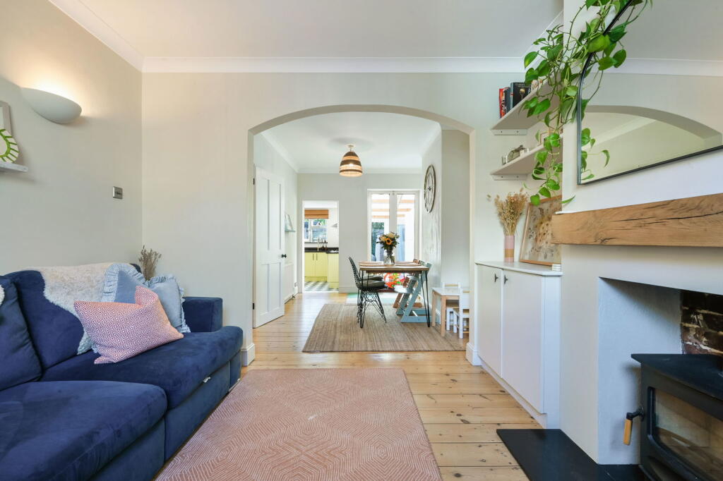 House in Reigate, South Park - View 2