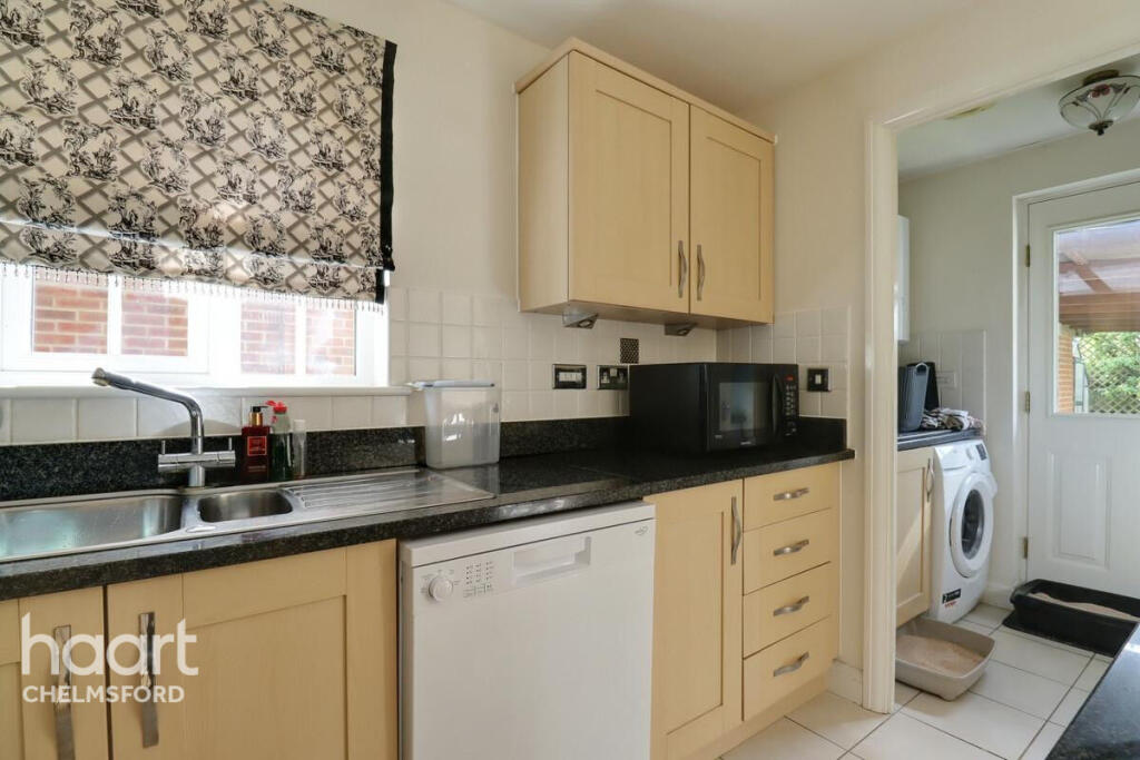 House in Chelmsford, Great Baddow - More