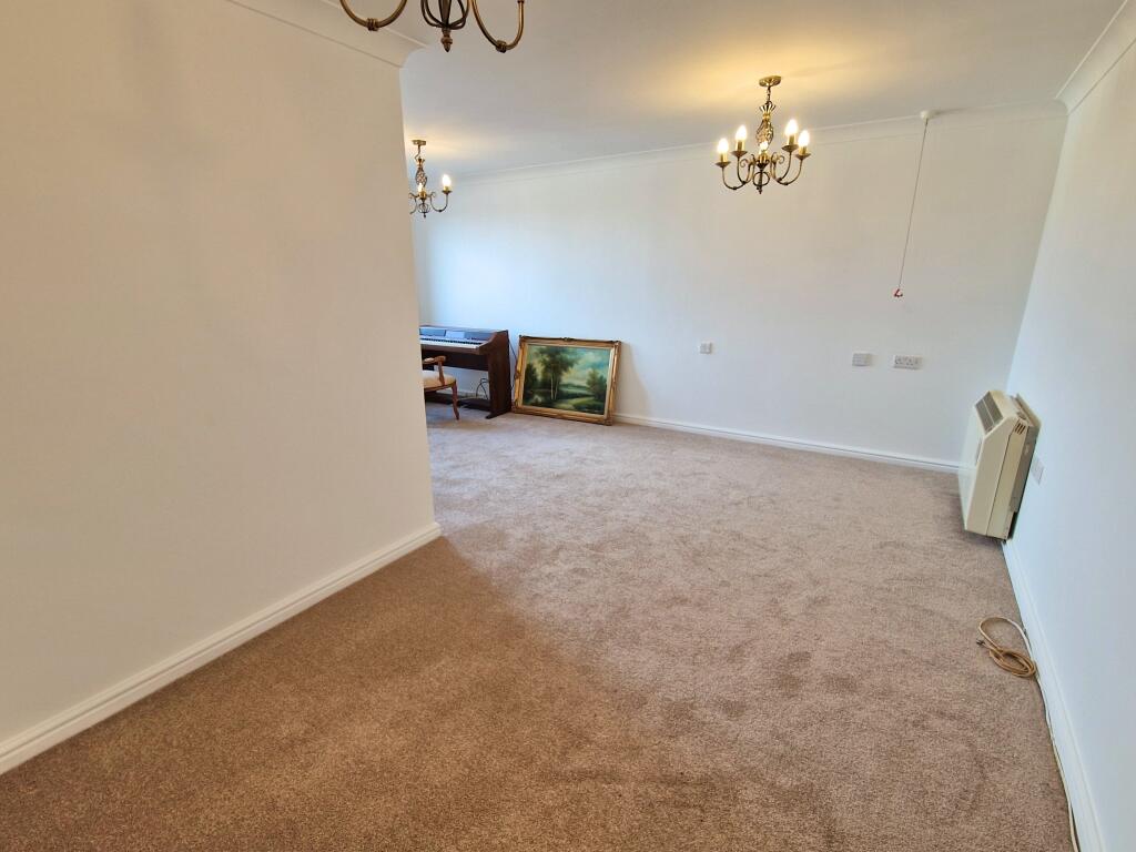 Stoneleigh Court, John Street, Porthcawl, CF36 3DY photo 4
